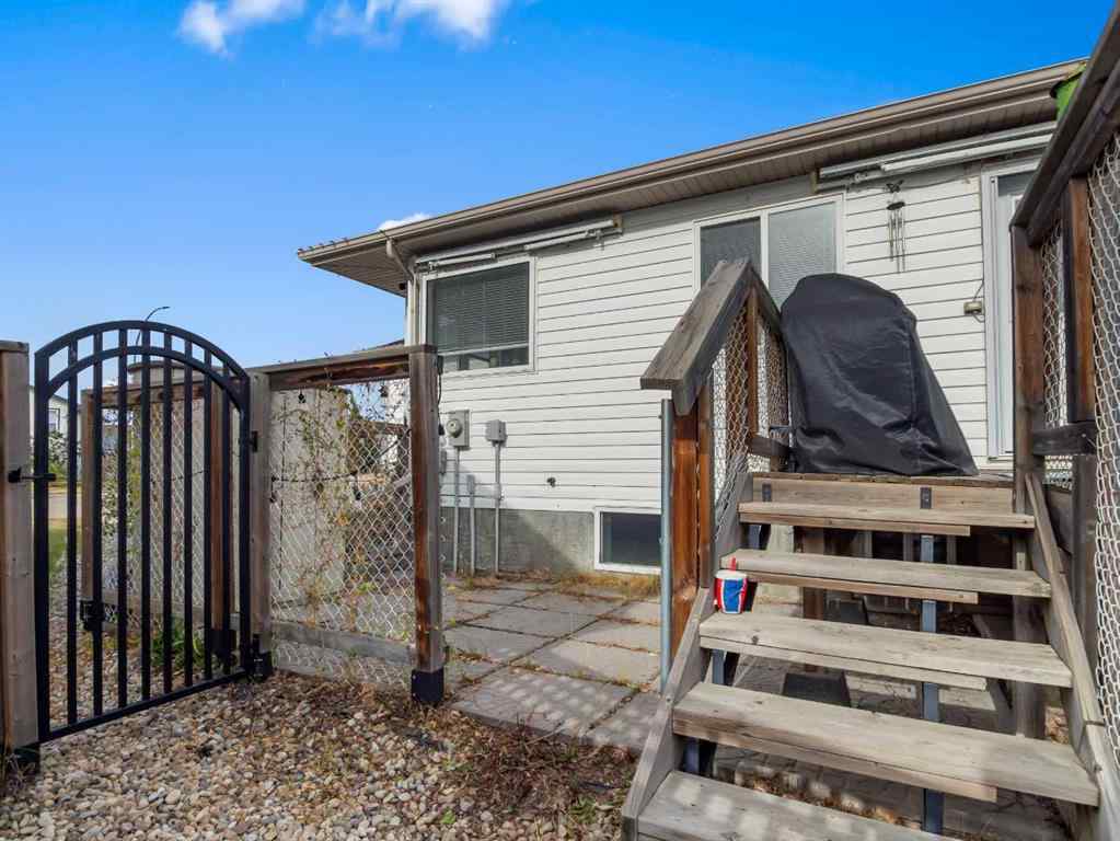 MLS® A2262728 - 67 Plumtree Crescent  in Panorama Estates Blackfalds, Residential