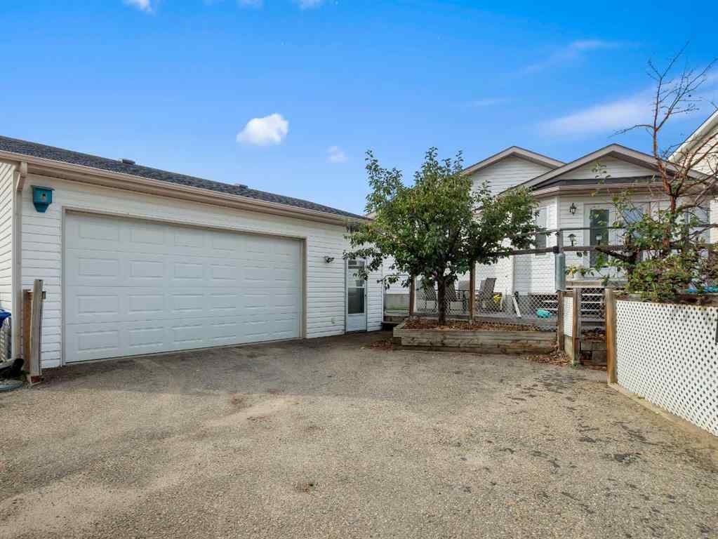 MLS® A2262728 - 67 Plumtree Crescent  in Panorama Estates Blackfalds, Residential