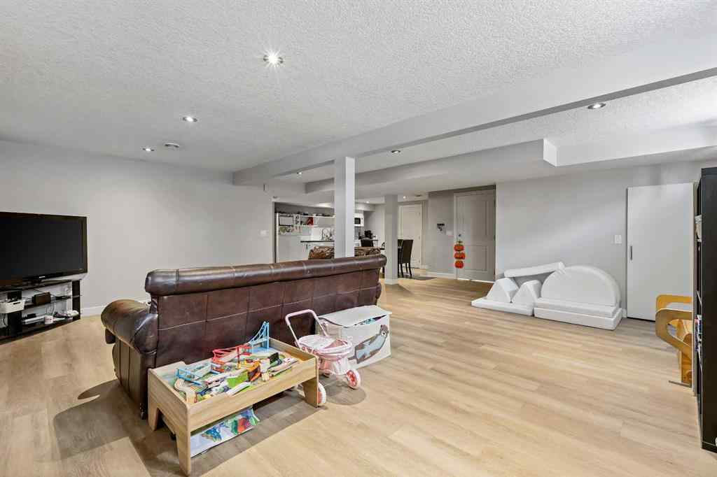 MLS® A2262740 - 2003 117 Avenue SW in Woodlands Calgary, Residential