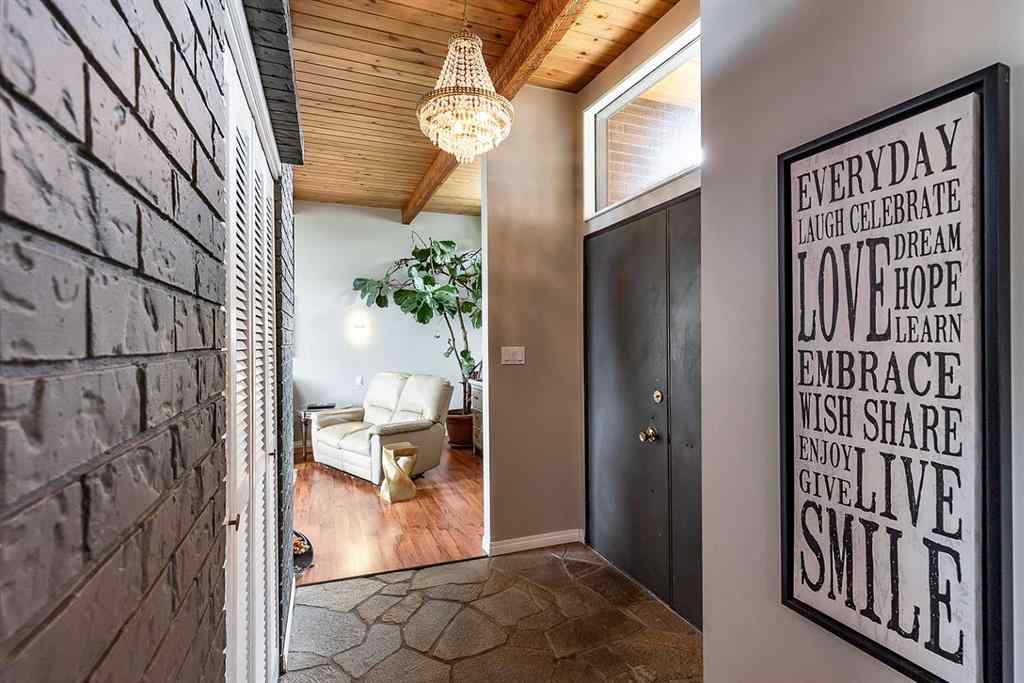 MLS® A2262748 - 22 Chinook Drive SW in SW Hill Medicine Hat, Residential