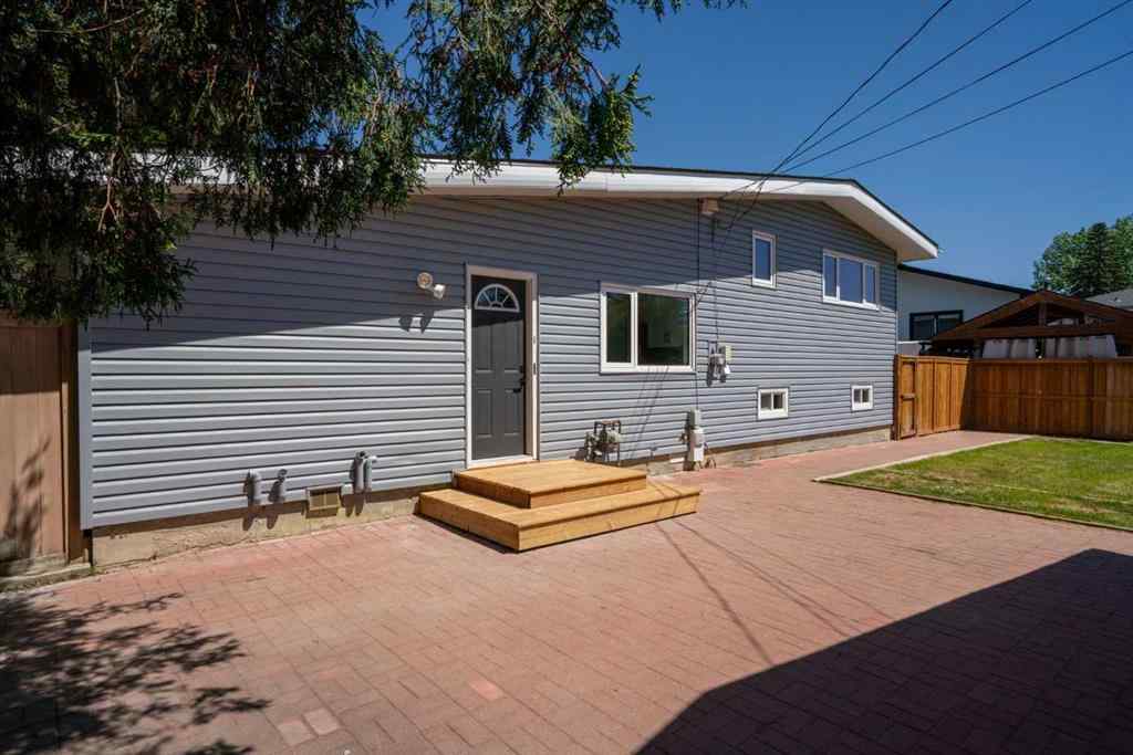 MLS® A2262749 - 1039 Lake Bonavista Drive SE in Lake Bonavista Calgary, Residential