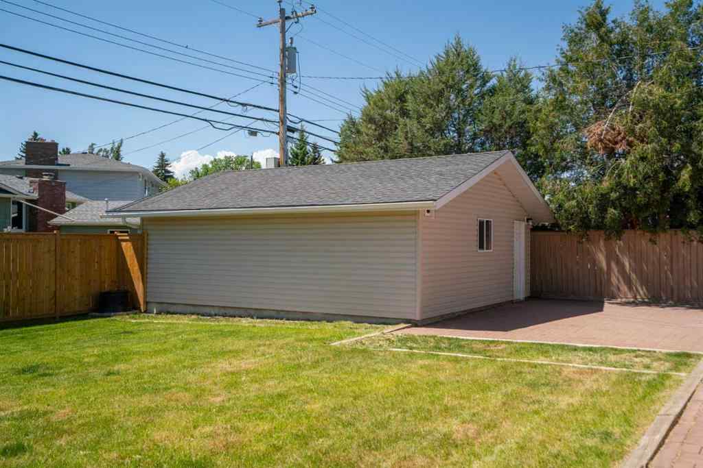 MLS® A2262749 - 1039 Lake Bonavista Drive SE in Lake Bonavista Calgary, Residential