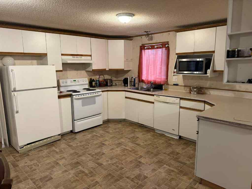 MLS® A2262753 - 7824 97 Avenue  in Cheviot Heights MHP Peace River, Mobile