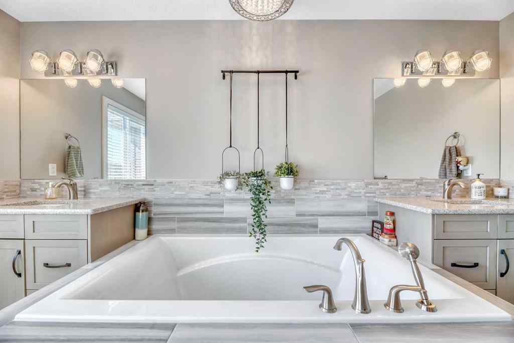 MLS® A2262761 - 21 Ranchers Crescent  in Air Ranch Okotoks, Residential