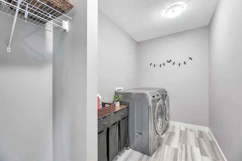 MLS® A2262761 - 21 Ranchers Crescent  in Air Ranch Okotoks, Residential