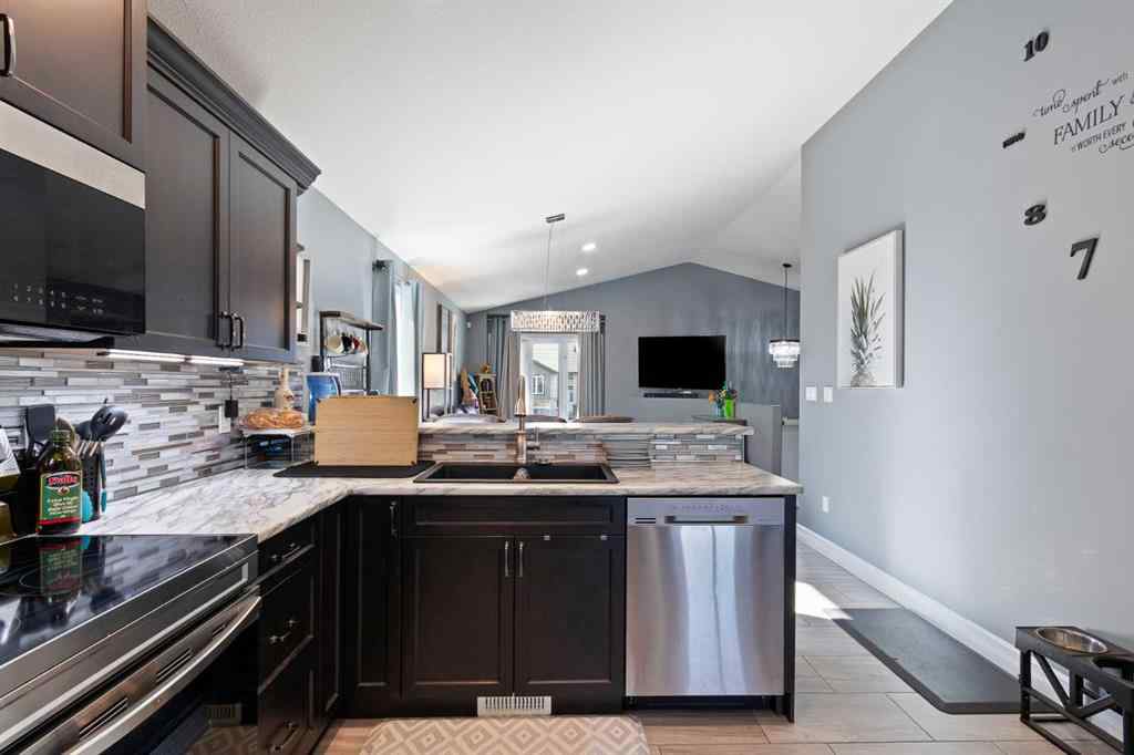 MLS® A2262768 - 3333 41 Avenue  in Aurora Lloydminster, Residential