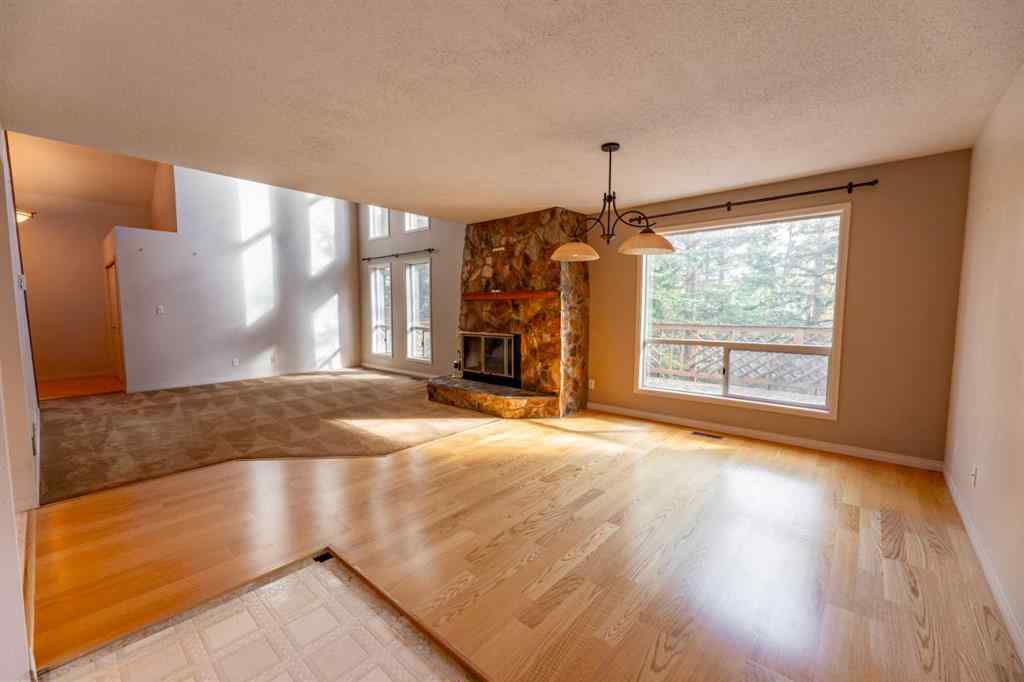 MLS® A2262770 - 320 Collinge Road  in Hillcrest Hinton, Residential