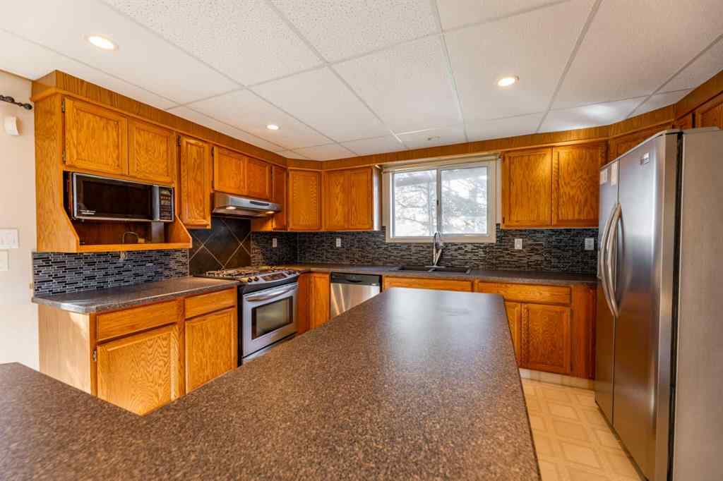 MLS® A2262770 - 320 Collinge Road  in Hillcrest Hinton, Residential