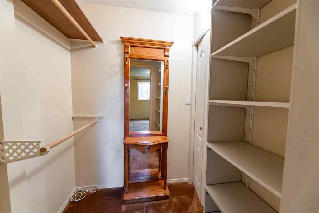 MLS® A2262770 - 320 Collinge Road  in Hillcrest Hinton, Residential