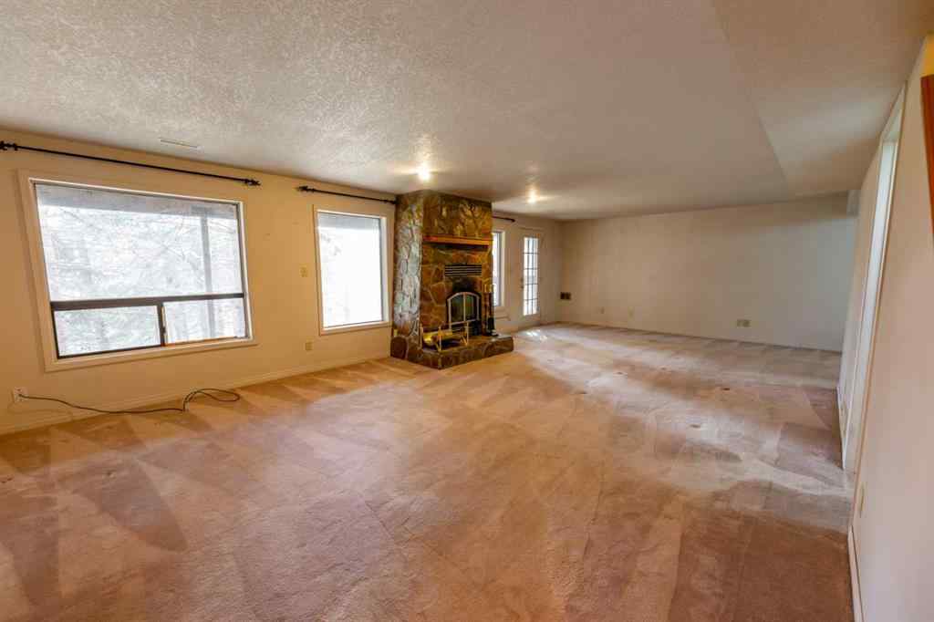 MLS® A2262770 - 320 Collinge Road  in Hillcrest Hinton, Residential