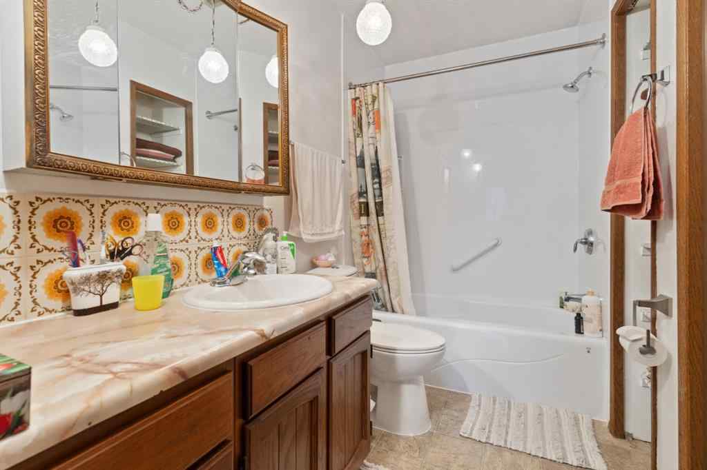 MLS® A2262782 - 5618 47 Avenue  in Forestburg Forestburg, Residential