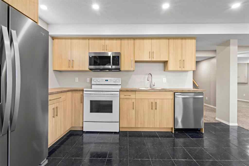 MLS® A2262784 - 435 Douglas Ridge Mews SE in Douglasdale/Glen Calgary, Residential