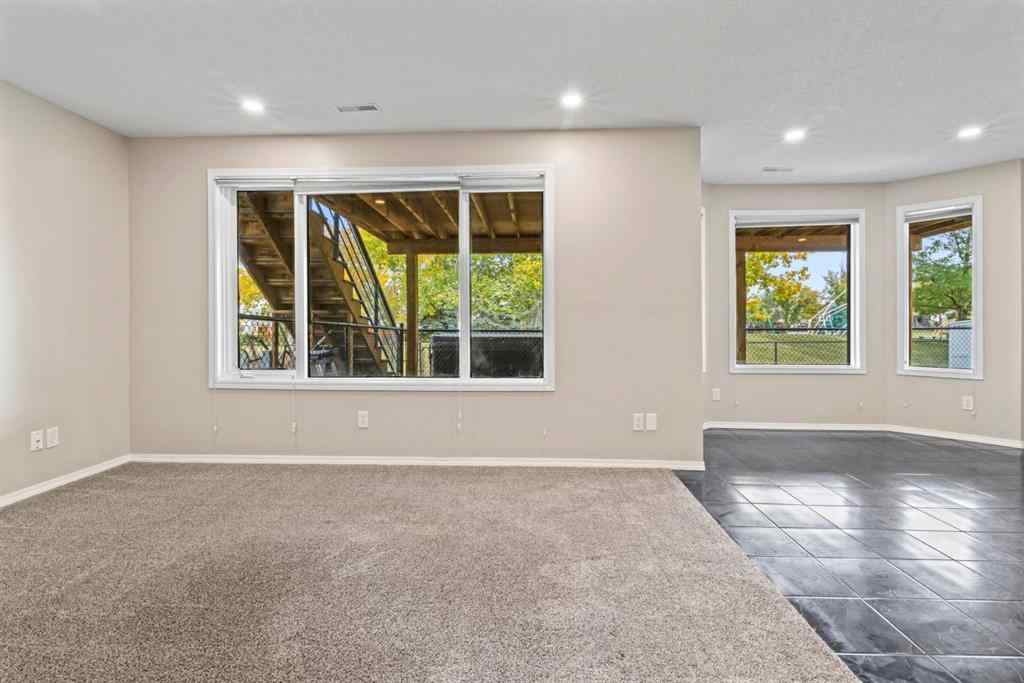 MLS® A2262784 - 435 Douglas Ridge Mews SE in Douglasdale/Glen Calgary, Residential