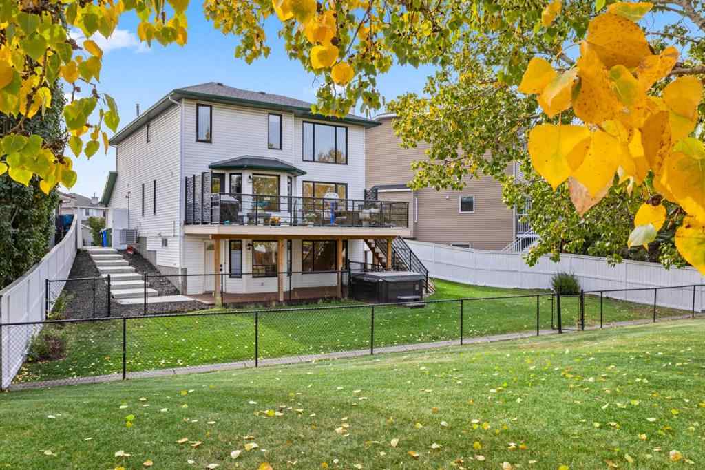 MLS® A2262784 - 435 Douglas Ridge Mews SE in Douglasdale/Glen Calgary, Residential