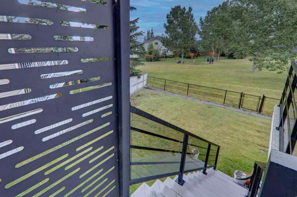 MLS® A2262784 - 435 Douglas Ridge Mews SE in Douglasdale/Glen Calgary, Residential