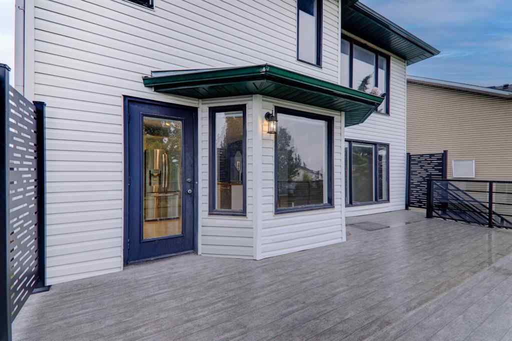 MLS® A2262784 - 435 Douglas Ridge Mews SE in Douglasdale/Glen Calgary, Residential