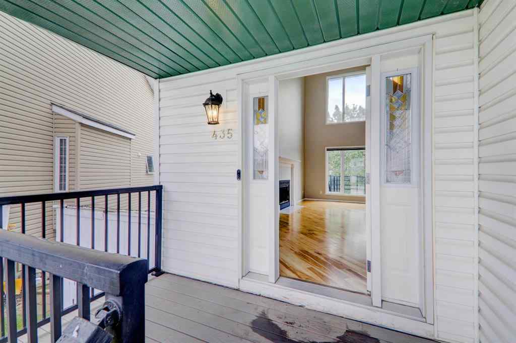 MLS® A2262784 - 435 Douglas Ridge Mews SE in Douglasdale/Glen Calgary, Residential