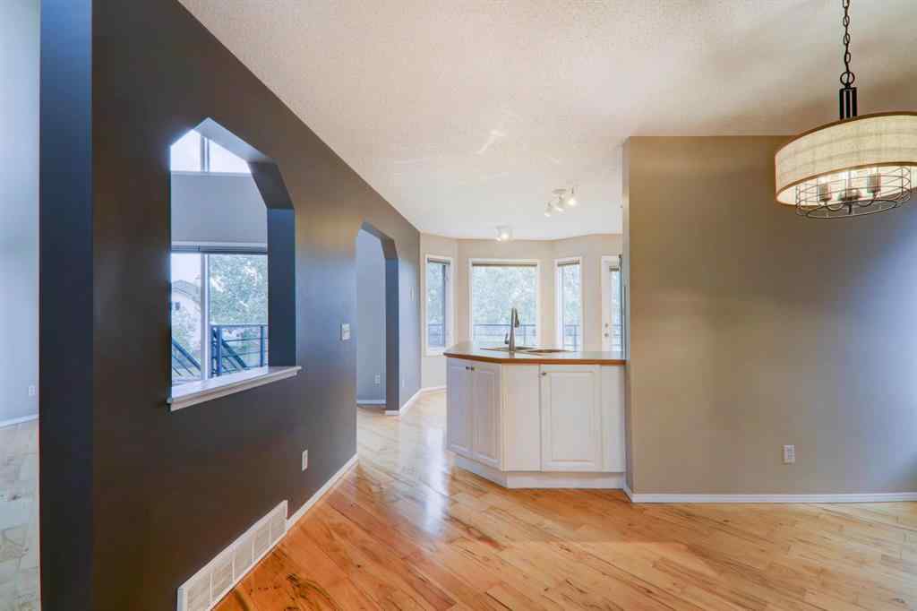 MLS® A2262784 - 435 Douglas Ridge Mews SE in Douglasdale/Glen Calgary, Residential