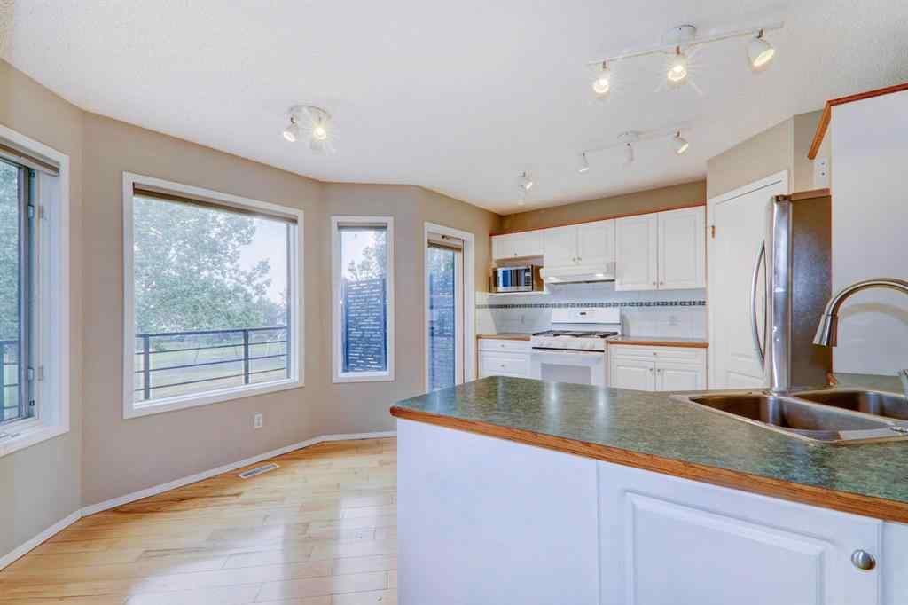 MLS® A2262784 - 435 Douglas Ridge Mews SE in Douglasdale/Glen Calgary, Residential