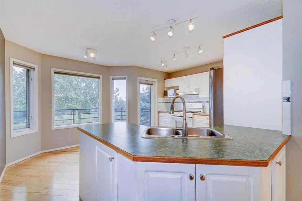 MLS® A2262784 - 435 Douglas Ridge Mews SE in Douglasdale/Glen Calgary, Residential