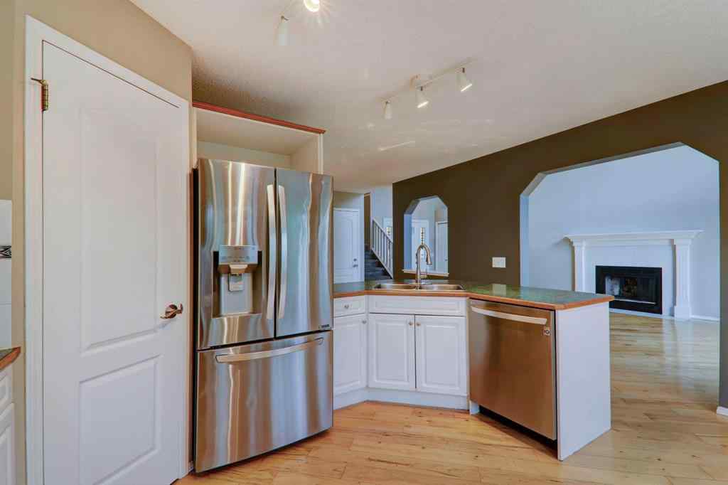 MLS® A2262784 - 435 Douglas Ridge Mews SE in Douglasdale/Glen Calgary, Residential