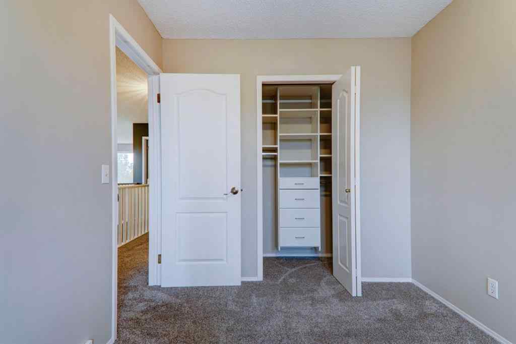 MLS® A2262784 - 435 Douglas Ridge Mews SE in Douglasdale/Glen Calgary, Residential