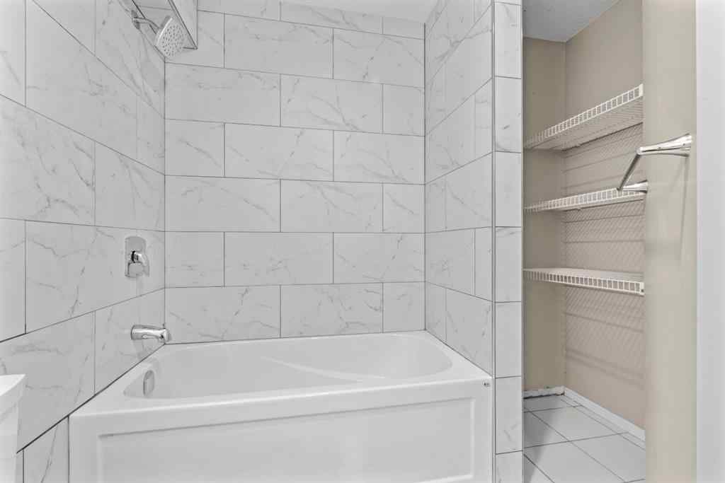 MLS® A2262784 - 435 Douglas Ridge Mews SE in Douglasdale/Glen Calgary, Residential