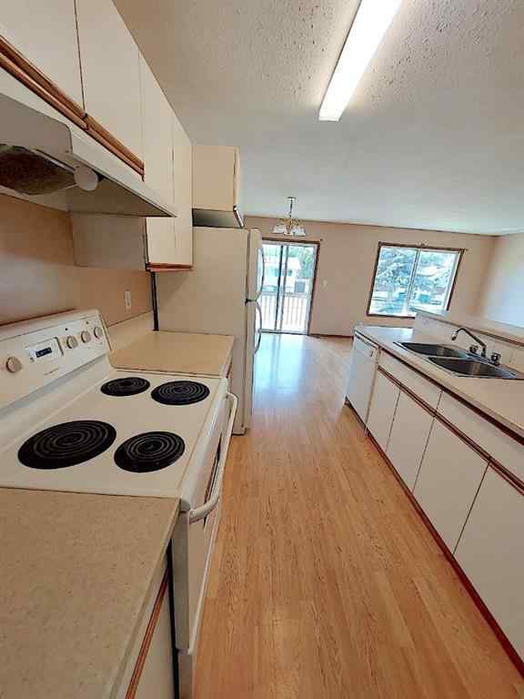 MLS® A2262787 - 3807 52 Street  in Lynalta Wetaskiwin, Multi-Family