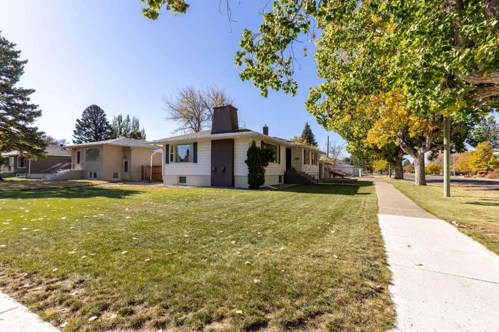 MLS® A2262789 - 2518 5 Avenue S in Glendale Lethbridge, Residential