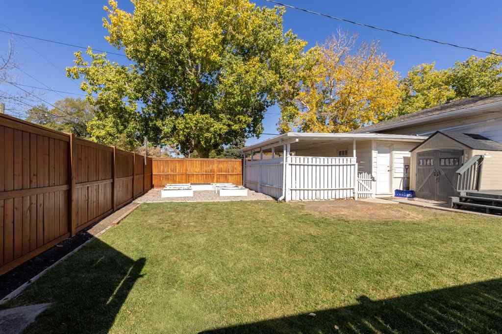 MLS® A2262789 - 2518 5 Avenue S in Glendale Lethbridge, Residential