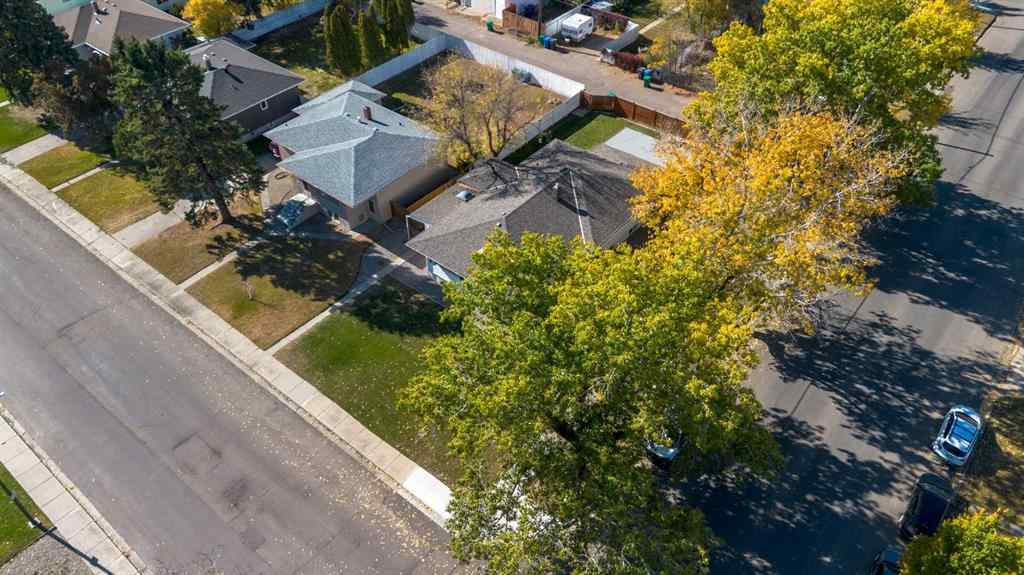 MLS® A2262789 - 2518 5 Avenue S in Glendale Lethbridge, Residential