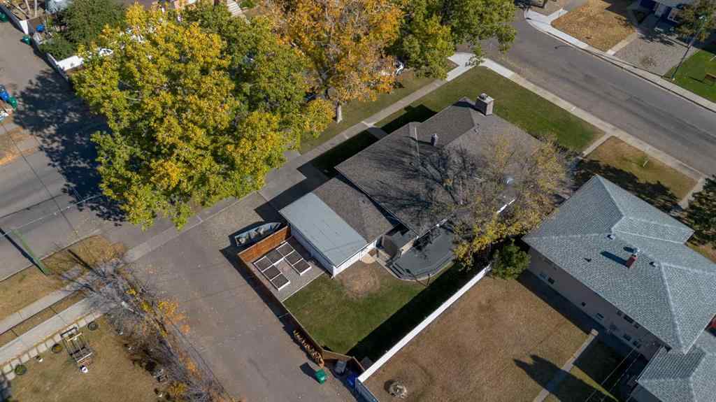 MLS® A2262789 - 2518 5 Avenue S in Glendale Lethbridge, Residential