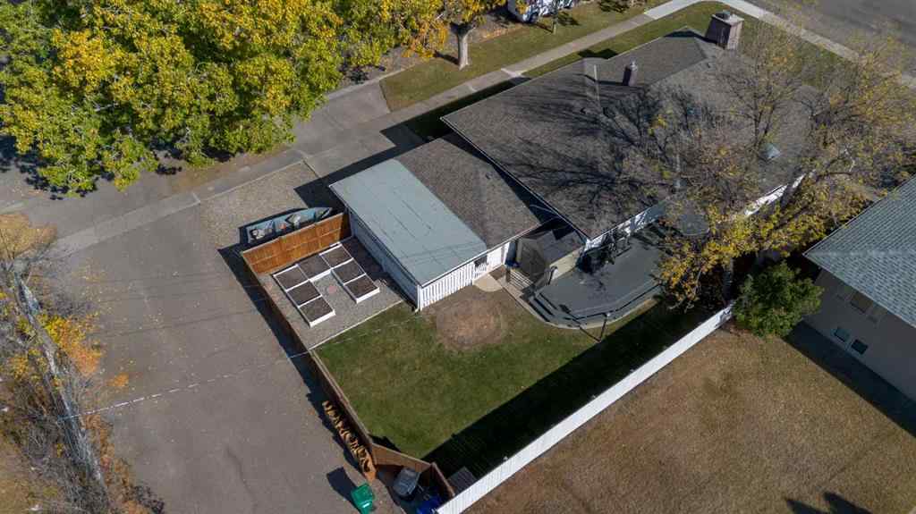 MLS® A2262789 - 2518 5 Avenue S in Glendale Lethbridge, Residential