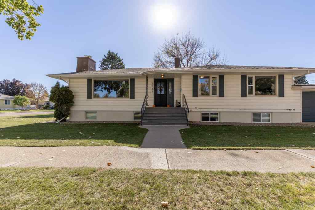 MLS® A2262789 - 2518 5 Avenue S in Glendale Lethbridge, Residential