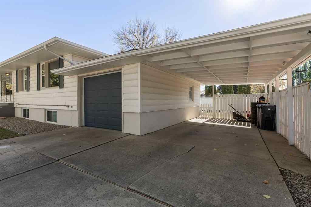 MLS® A2262789 - 2518 5 Avenue S in Glendale Lethbridge, Residential