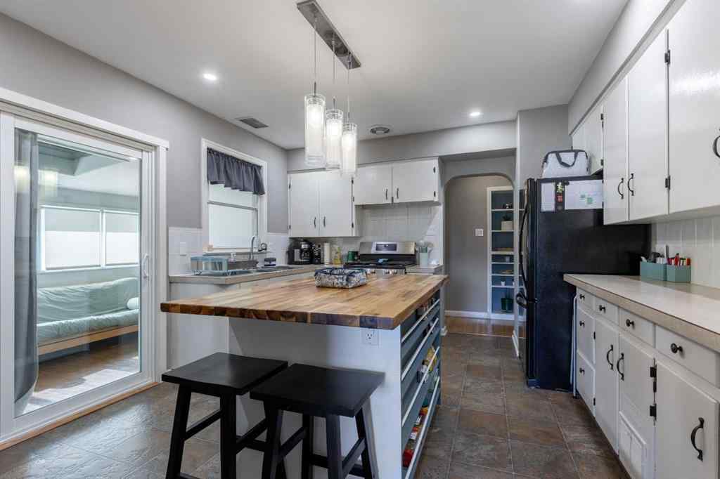 MLS® A2262789 - 2518 5 Avenue S in Glendale Lethbridge, Residential