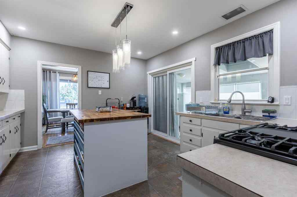 MLS® A2262789 - 2518 5 Avenue S in Glendale Lethbridge, Residential