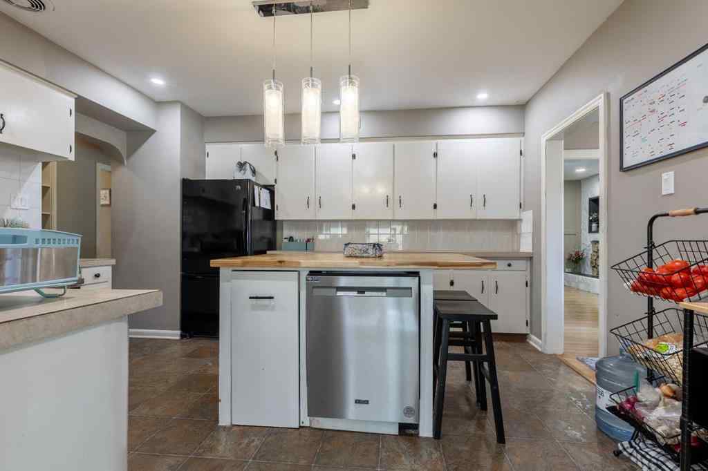 MLS® A2262789 - 2518 5 Avenue S in Glendale Lethbridge, Residential