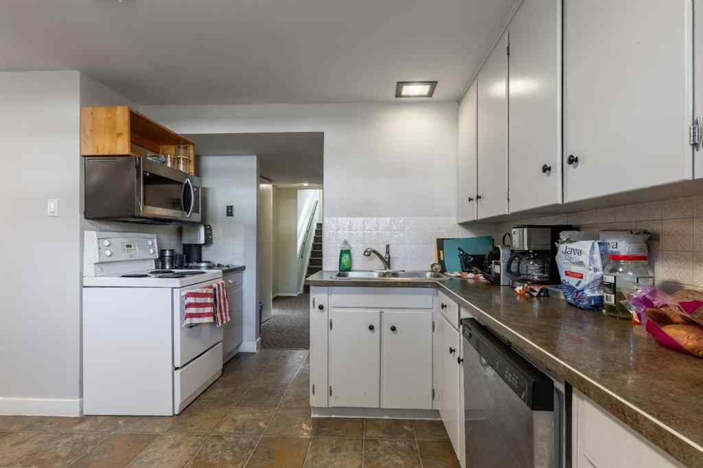 MLS® A2262789 - 2518 5 Avenue S in Glendale Lethbridge, Residential