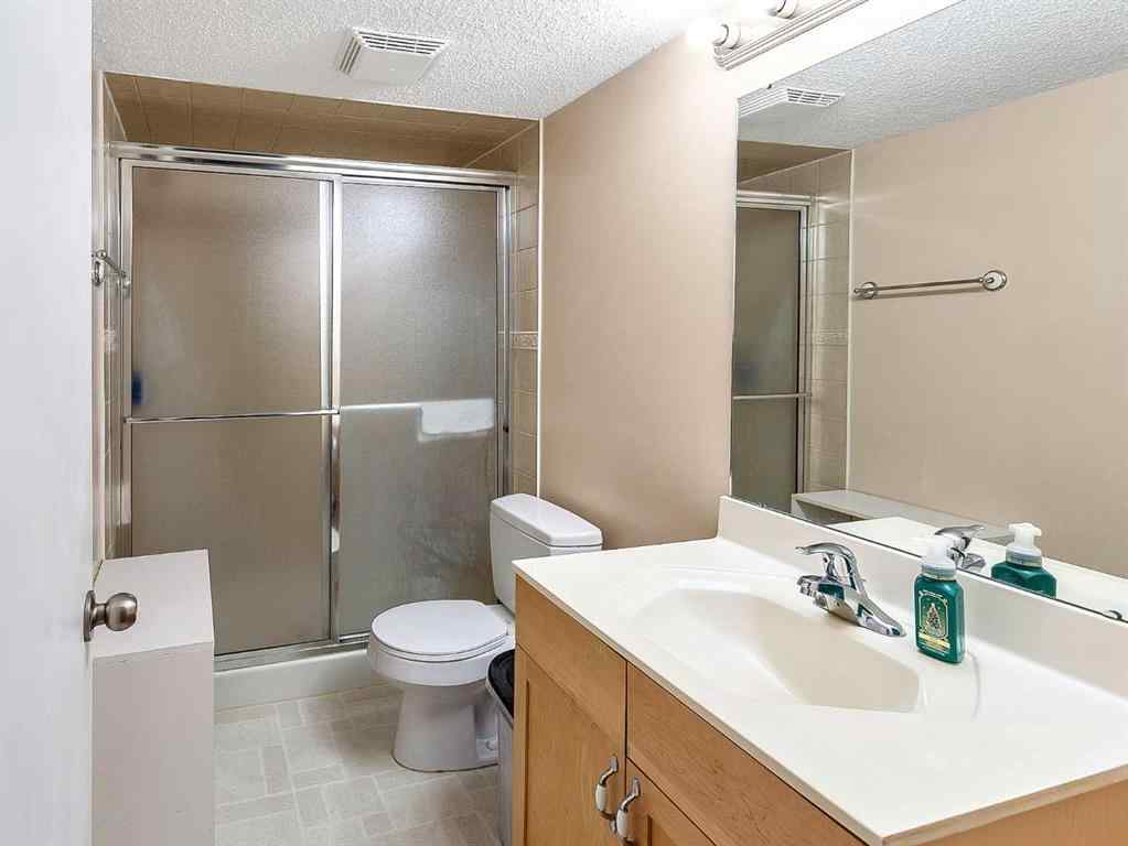 MLS® A2262798 - 256 Fresno Place NE in Monterey Park Calgary, Residential