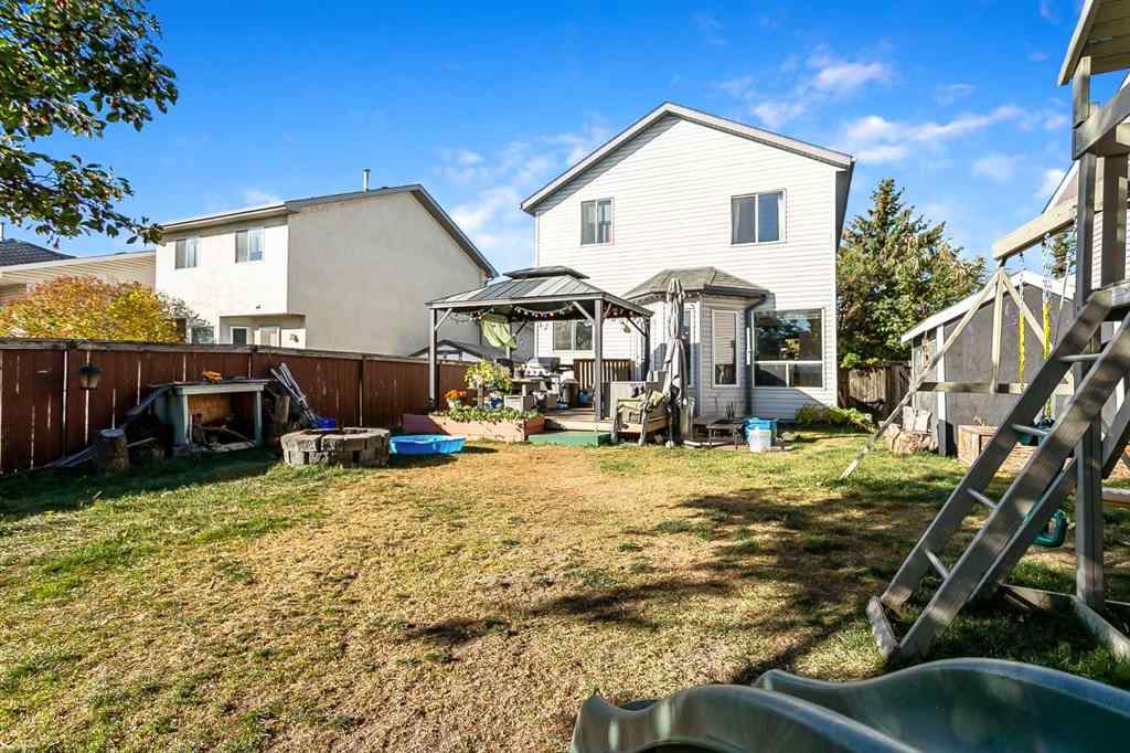 MLS® A2262798 - 256 Fresno Place NE in Monterey Park Calgary, Residential