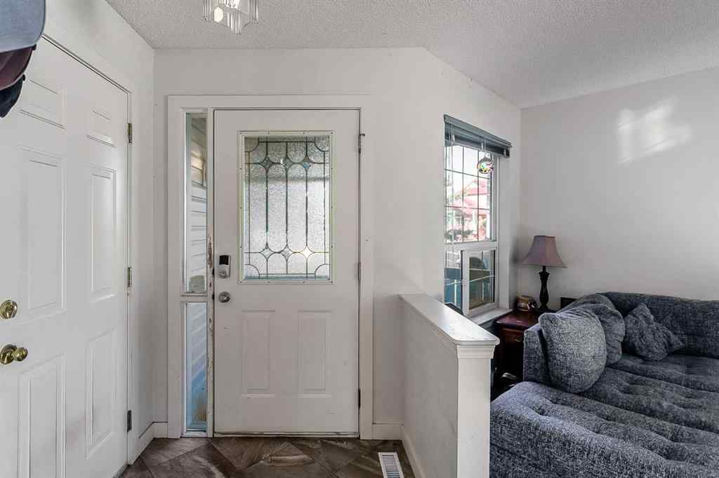 MLS® A2262798 - 256 Fresno Place NE in Monterey Park Calgary, Residential