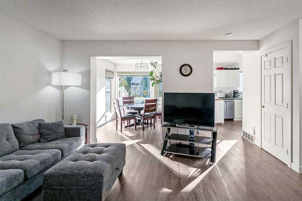 MLS® A2262798 - 256 Fresno Place NE in Monterey Park Calgary, Residential