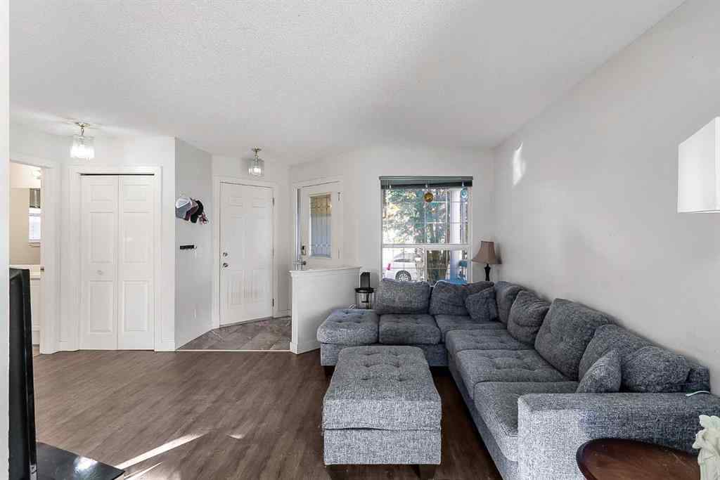 MLS® A2262798 - 256 Fresno Place NE in Monterey Park Calgary, Residential