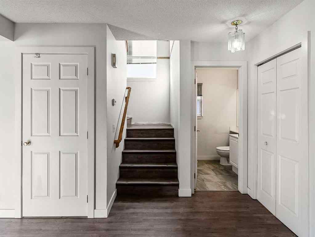 MLS® A2262798 - 256 Fresno Place NE in Monterey Park Calgary, Residential