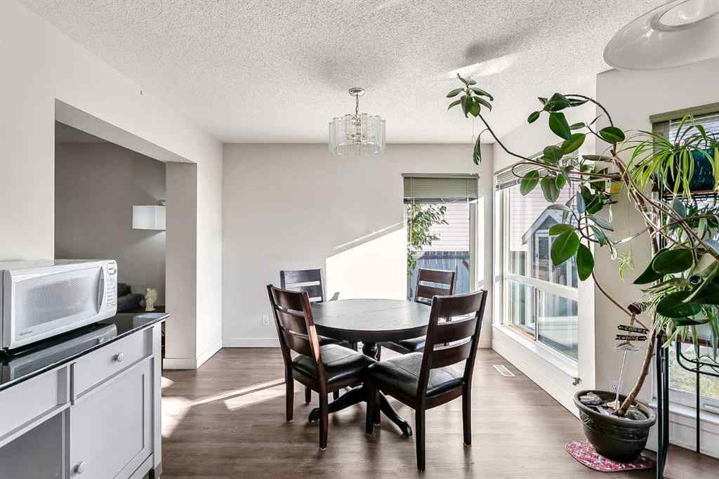 MLS® A2262798 - 256 Fresno Place NE in Monterey Park Calgary, Residential