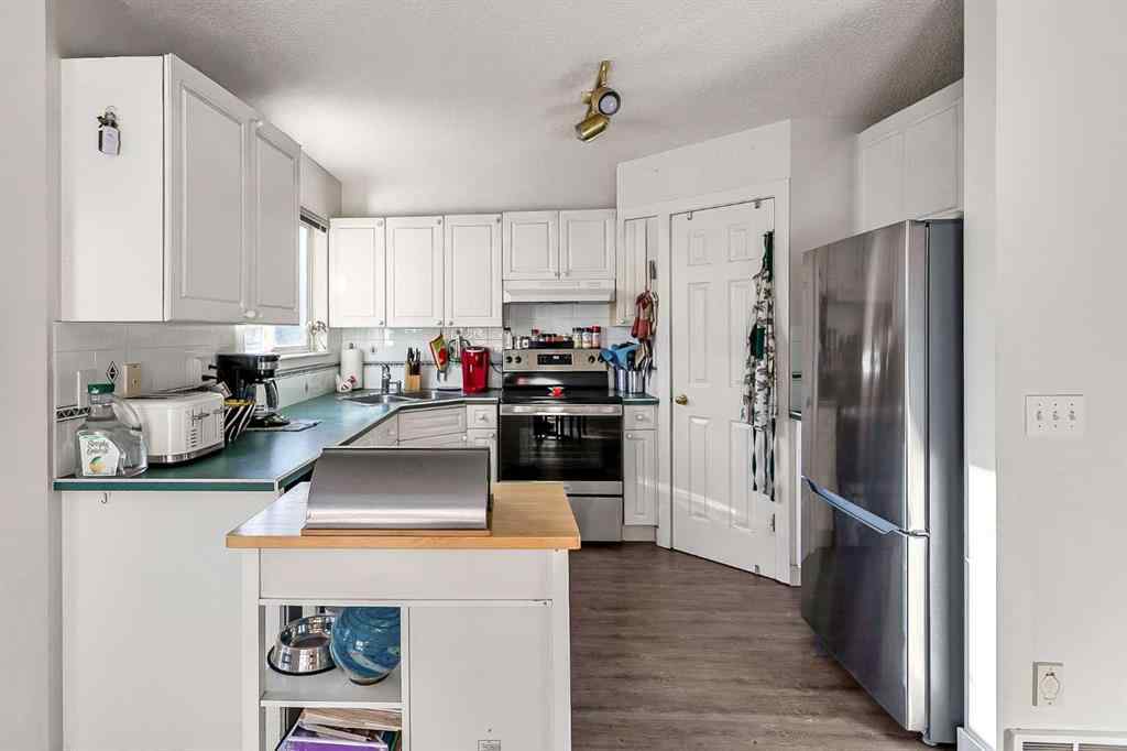 MLS® A2262798 - 256 Fresno Place NE in Monterey Park Calgary, Residential