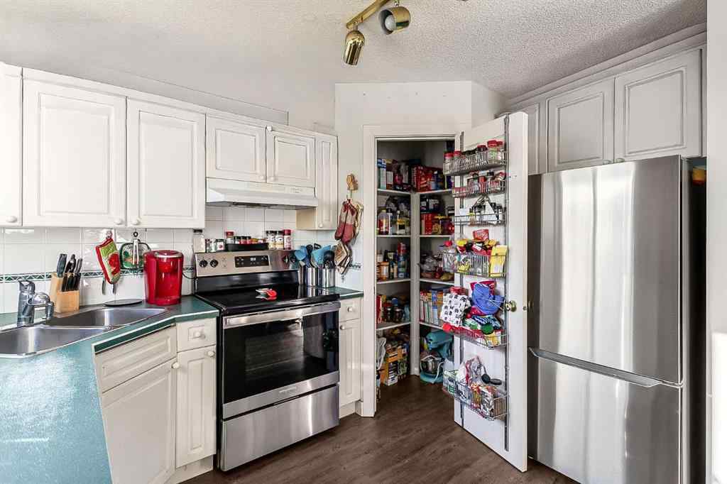 MLS® A2262798 - 256 Fresno Place NE in Monterey Park Calgary, Residential