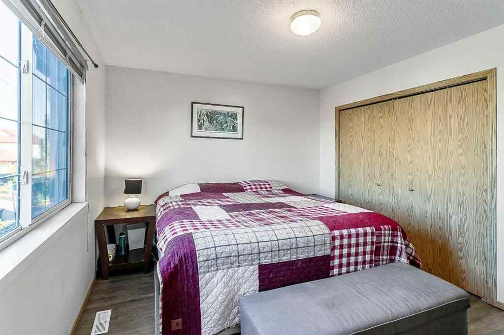 MLS® A2262798 - 256 Fresno Place NE in Monterey Park Calgary, Residential