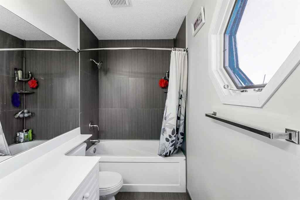 MLS® A2262798 - 256 Fresno Place NE in Monterey Park Calgary, Residential